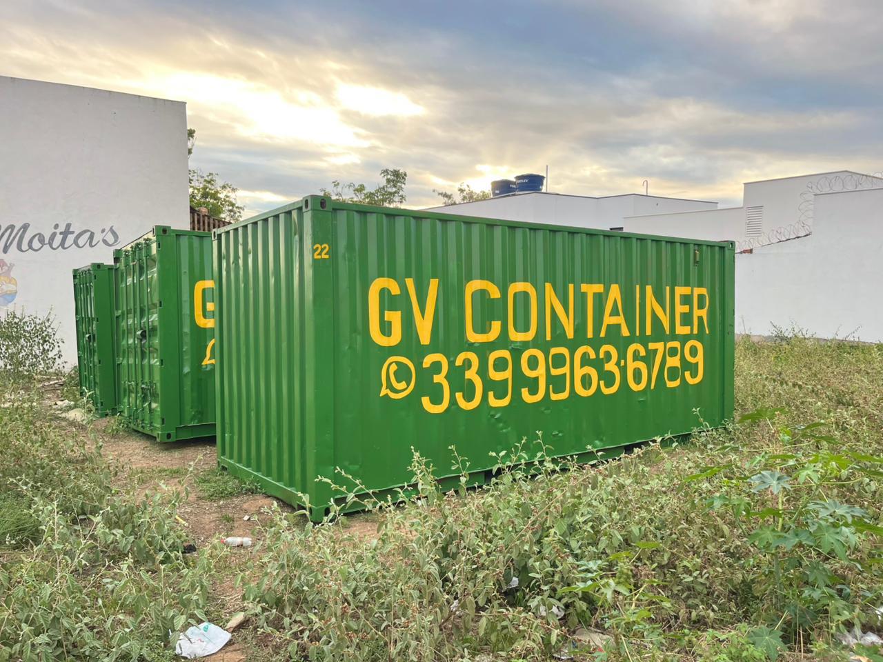 Containers almoxarifado da GV Container no pátio